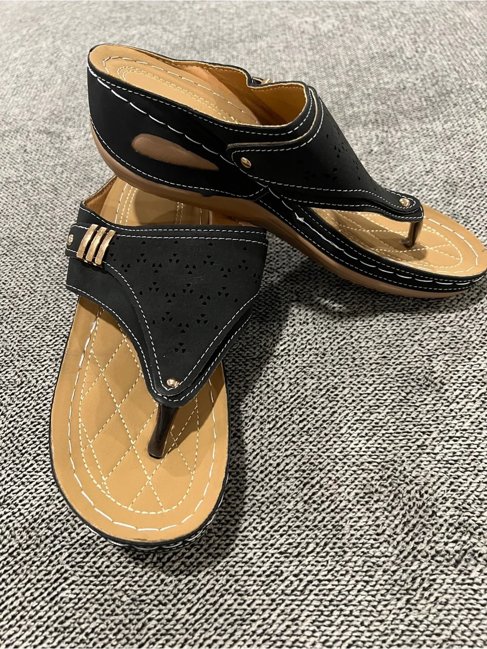 Women's Black and Tan Thong Sandals